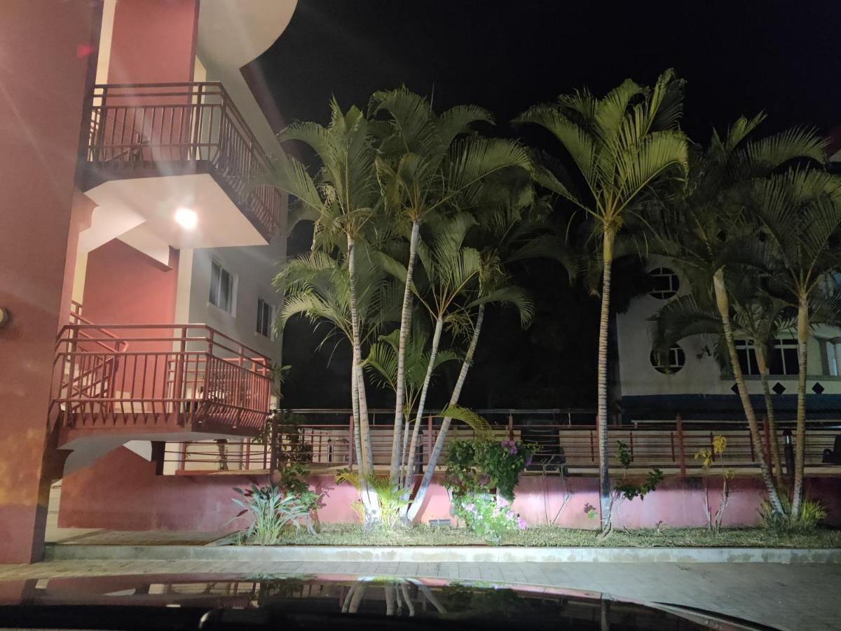 Ashiana Oceanside Apartment Flic en Flac ภายนอก รูปภาพ
