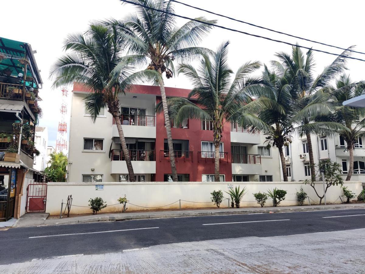Ashiana Oceanside Apartment Flic en Flac ภายนอก รูปภาพ