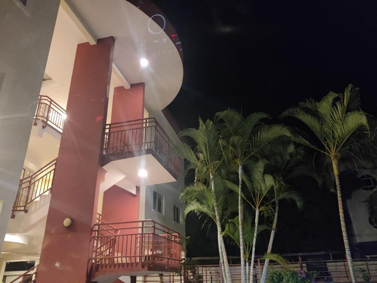 Ashiana Oceanside Apartment Flic en Flac ภายนอก รูปภาพ