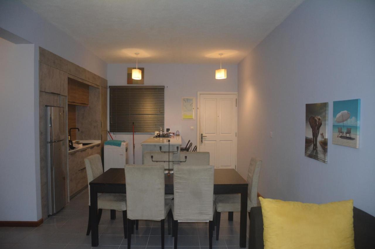 Ashiana Oceanside Apartment Flic en Flac ภายนอก รูปภาพ